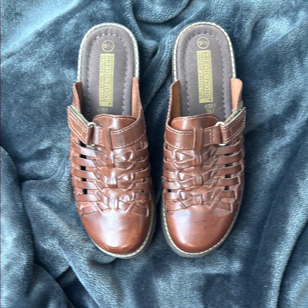 Brown Predictions Leather Slip-On Mule Clog Shoes size 9.5
